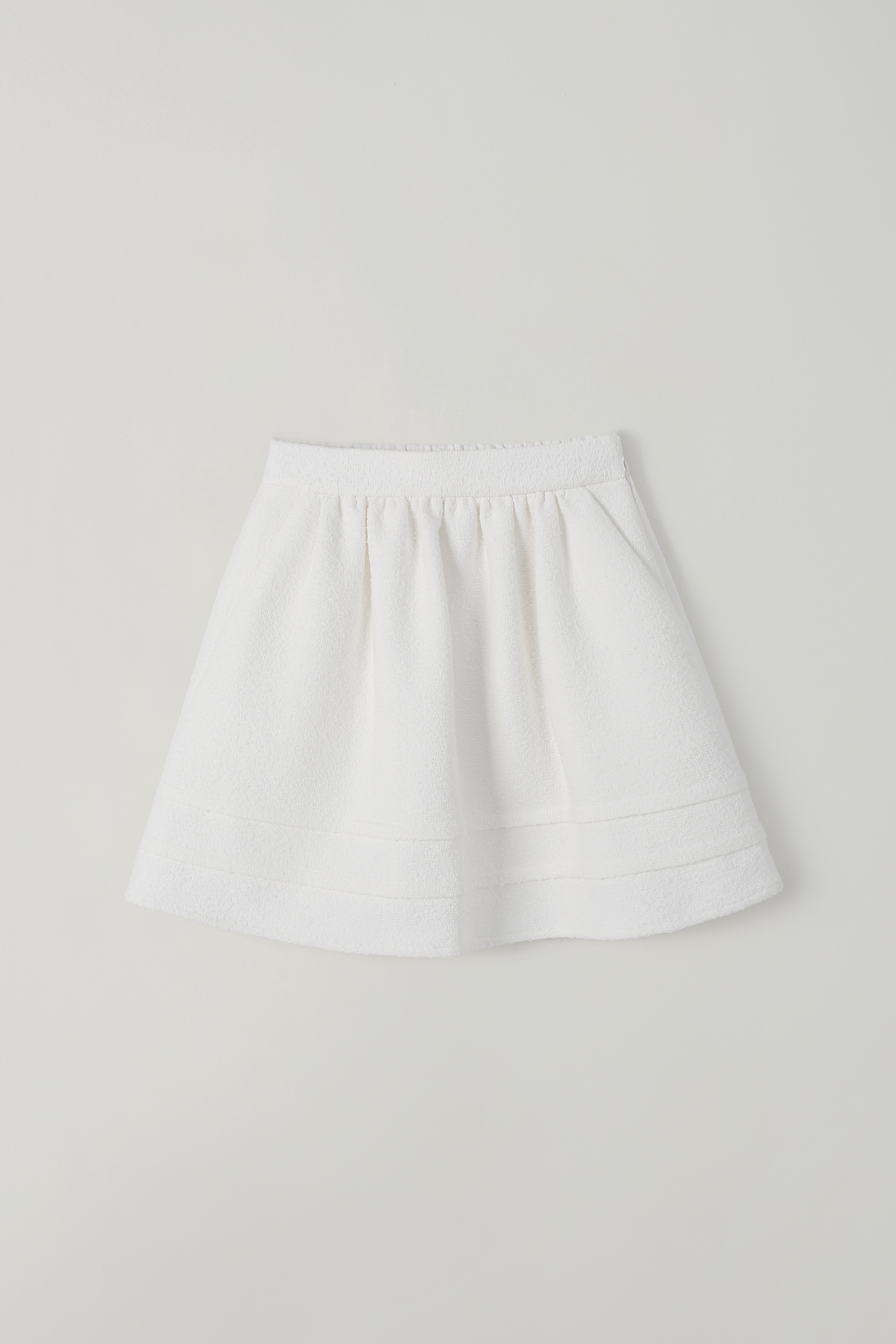 T/T Boucle flouncy skirt (white)