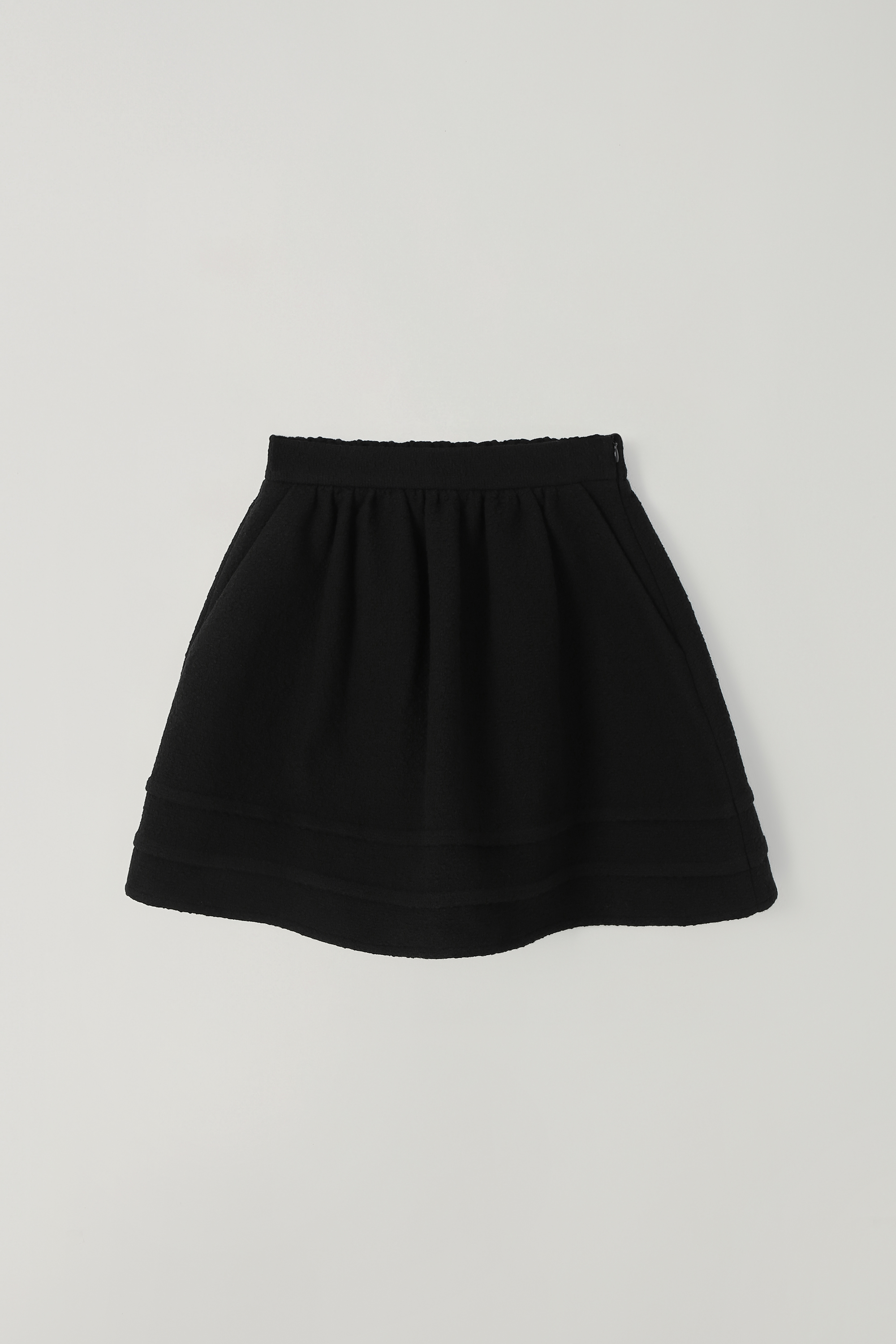 T/T Boucle flouncy skirt (black)